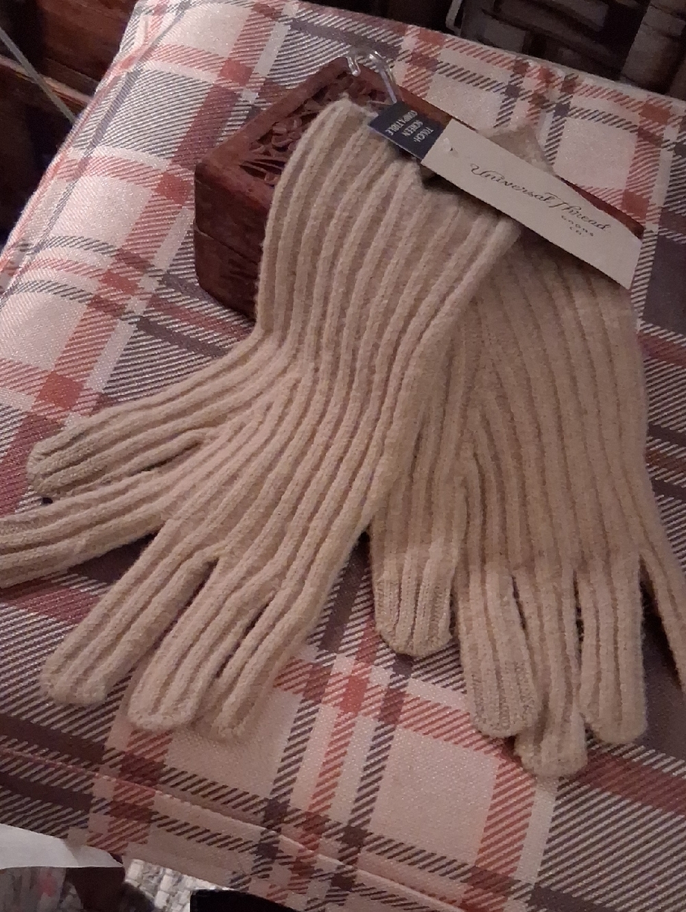 NWT! Beige Ribbed Knit Gloves